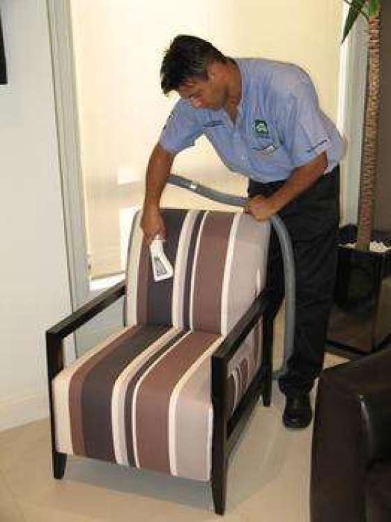 鹽田酒店沙發(fā)清洗服務 提升衛(wèi)生標準與賓客體驗